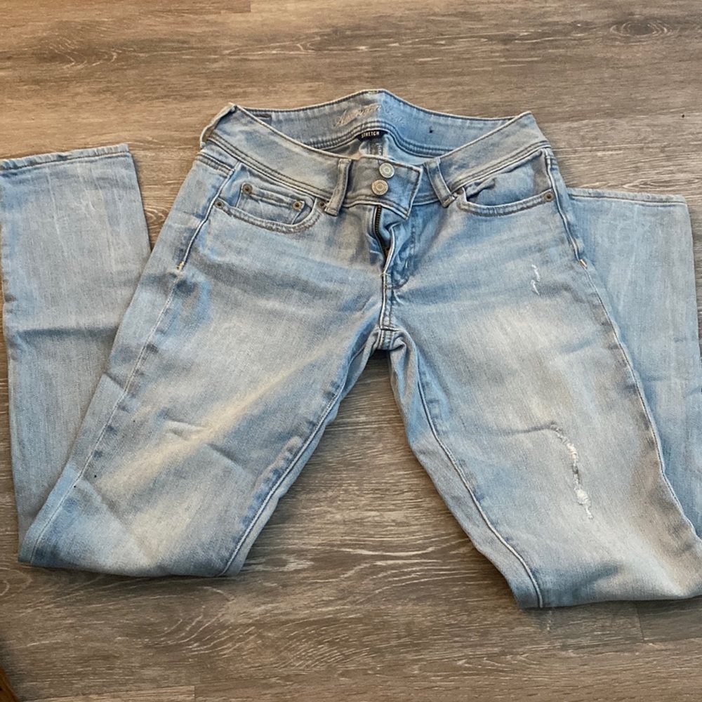 Light Wash Ripped Jeans